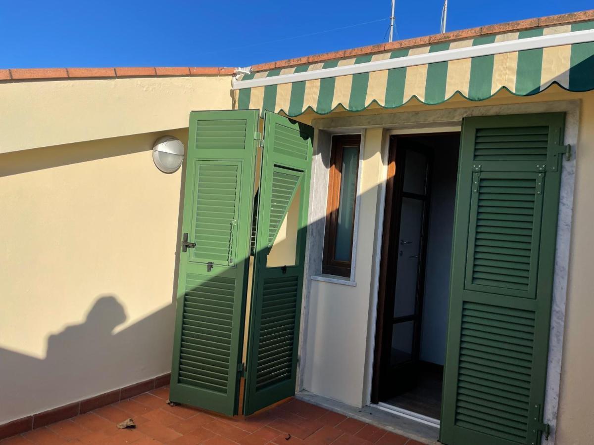 Confortevole Camera Matrimoniale A 500 Mt Dal Mare Marina Di Carrara Exteriör bild